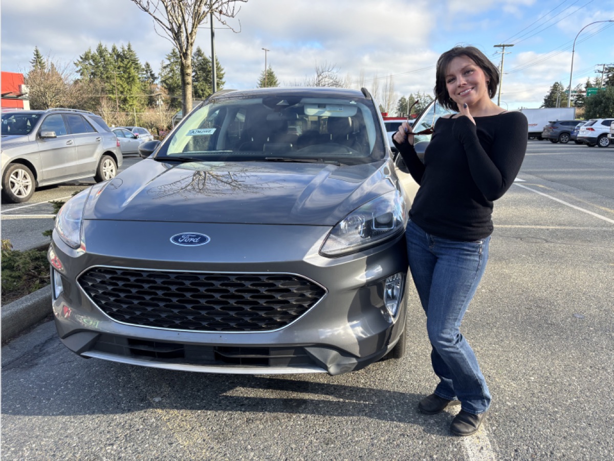 GetGoing customer with their new vehicle