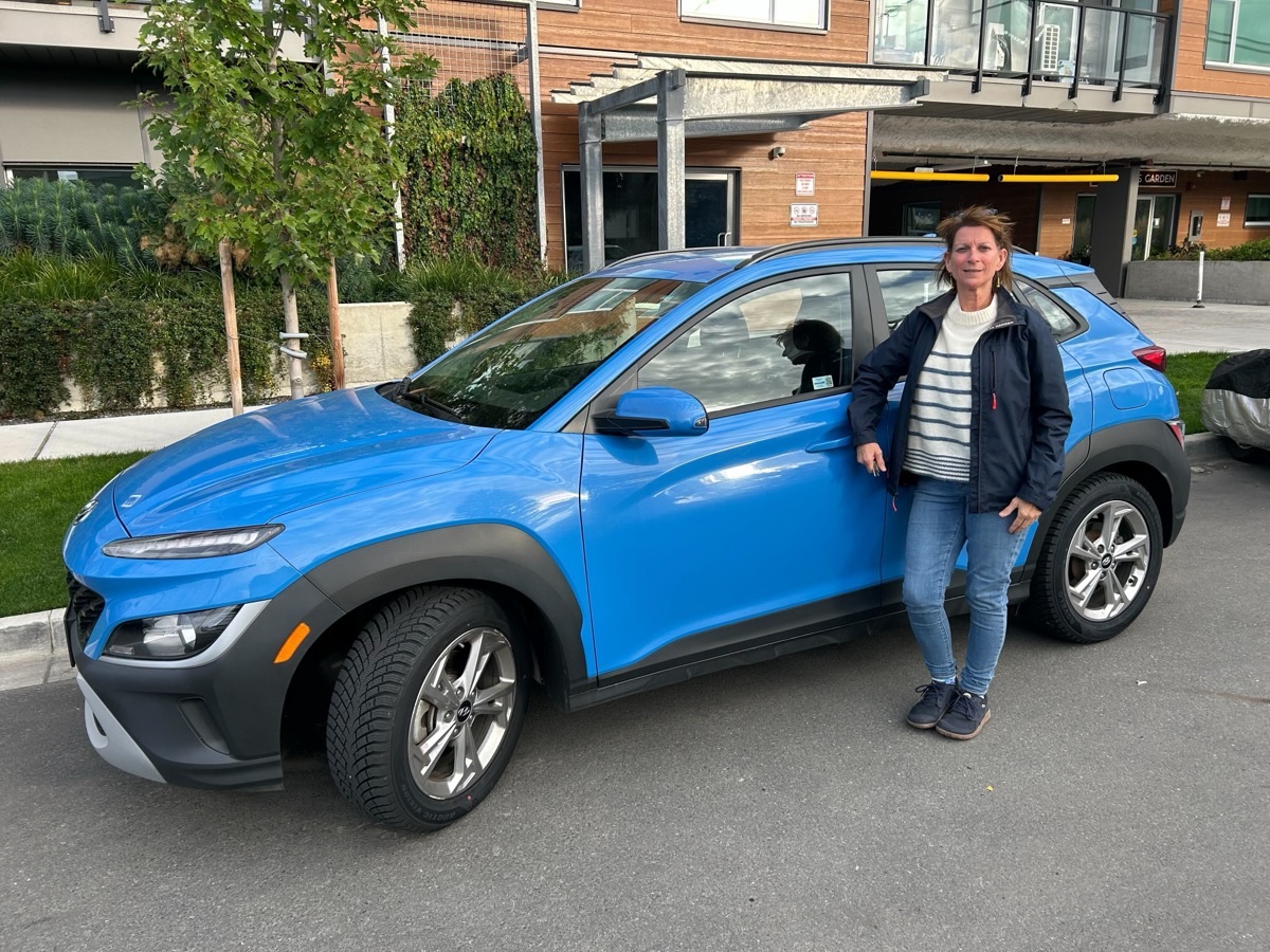 GetGoing customer with their new vehicle