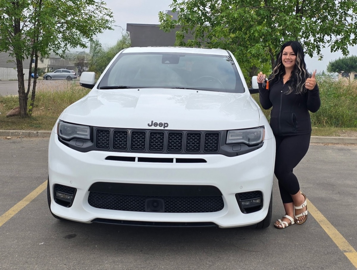 GetGoing customer with their new vehicle