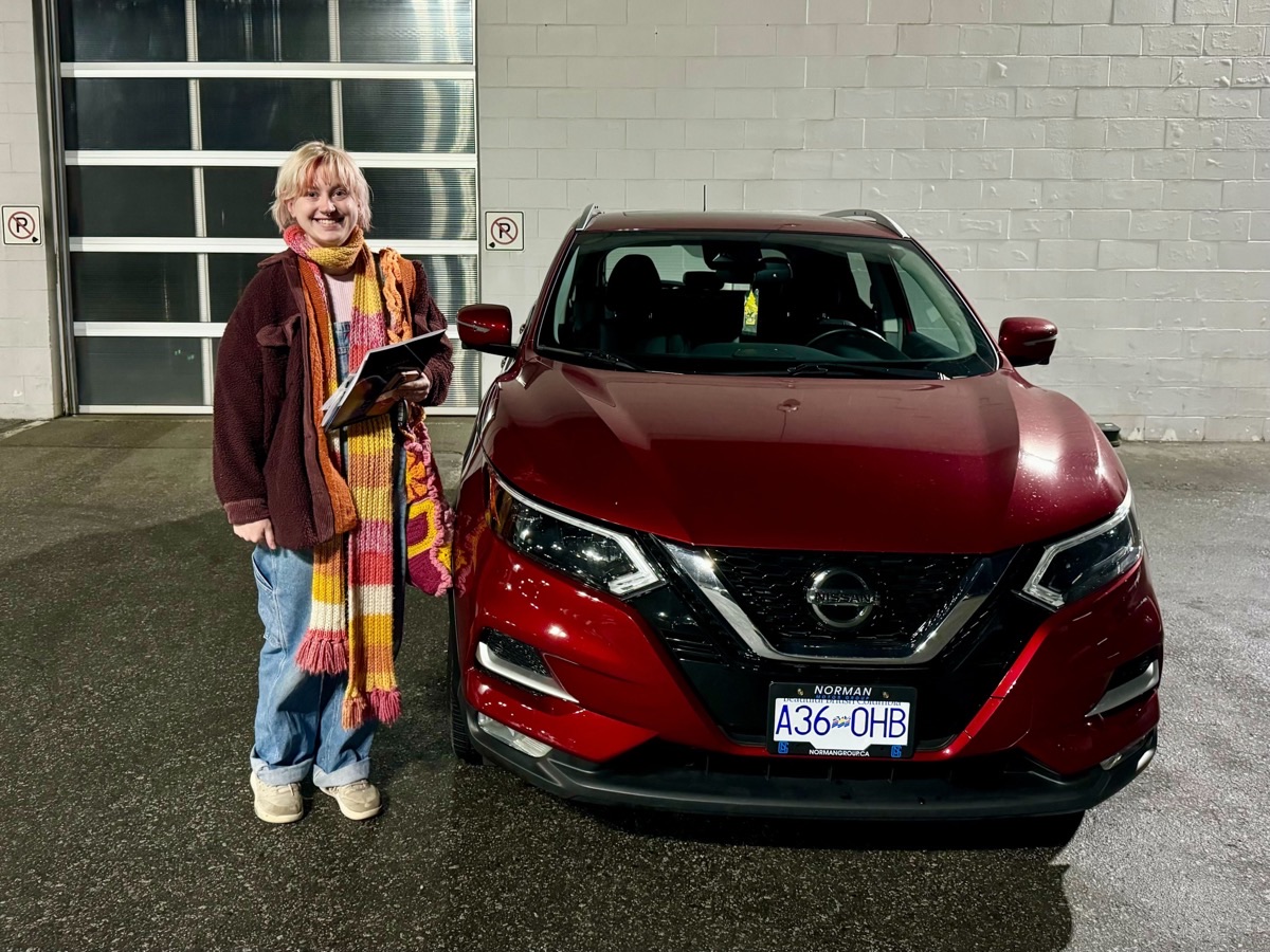 GetGoing customer with their new vehicle