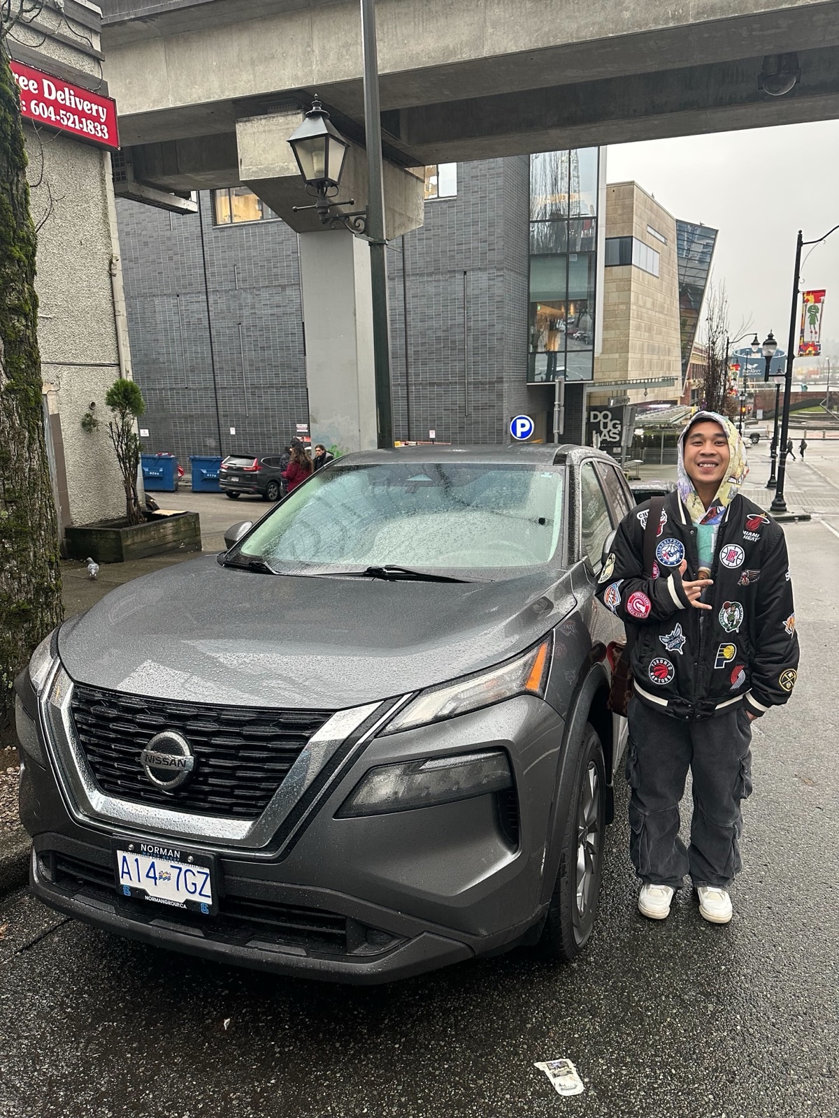 GetGoing customer with their new vehicle